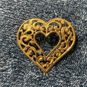 Goldtone Filagree‎ 2” Heart Unbranded Brooch Pin